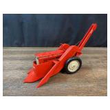 1/16 Tru-Scale Tractor w/Picker Carter
