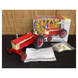1/16 Farmall 560 2005 Iowa FFA NIB Ertl