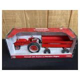 1/16 Farmall 200 + Wagon Set NIB Ertl
