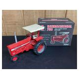 1/16 IH 756 1996 Farm Show Ertl