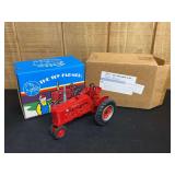 1/16 Farmall Super M-TA 1991 NFTS NIB Ertl