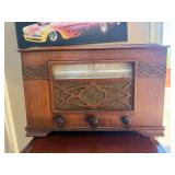 Truetone Model D1117 Tabletop Radio
