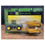 1/64 John Deere 9420 w/Scrapers Set NIB Ertl