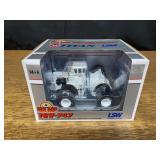 1/64 Big Bud 16V-747 Titan LSW Edition NIB DCP
