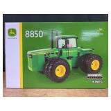 1/16 John Deere 8850 Prestige NIB Ertl