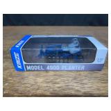1/64 Kinze 4900 Planter NIB SC