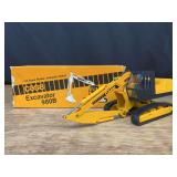 1/35 Case 980B Excavator NIB Conrad