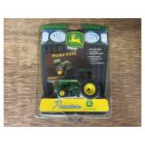 1/64 John Deere 4450 Premier NIB Ertl