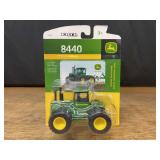 1/64 John Deere 8440 NIB Ertl