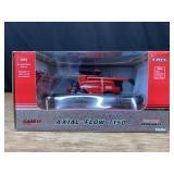 1/64 Case-IH 7150 Combine Prestige NIB Ertl