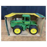 1/16 John Deere 8640 NIB Ertl