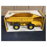 1/25 IH Pay Hauler NIB Ertl
