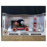 1/25 Texaco Ford Model T + Gas Pump Set NIB Gearbox