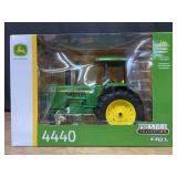 1/16 John Deere 4440 Prestige NIB Ertl