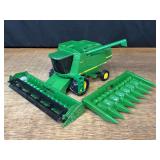 1/28 John Deere 9510 Combine Ertl