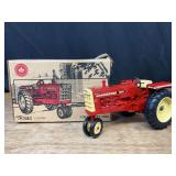 1/16 Cockshutt-White 1555 1994 CIFES NIB Ertl