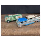 (2) Greyhound Bus + 7UP Van