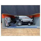 1/24 Deutz-Allis Gleaner R60 Combine NIB SM