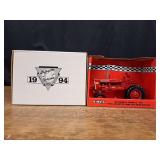 1/16 Farmall 140 1994 Lafayette NIB Ertl