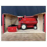 1/32 IH Combine NIB Ertl
