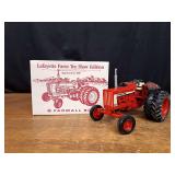 1/16 Farmall 806 1997 Lafayette NIB Ertl