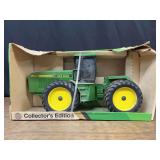 1/16 John Deere 8760 Collector NIB Ertl