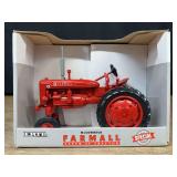 1/16 Farmall Super AV Special Edition NIB Ertl