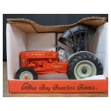1/16 Ford 641 Workmaster 1998 TTT NIB Ertl