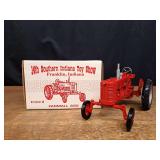 1/16 Farmall 300 1995 Franklin, IN NIB Ertl
