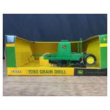 1/16 John Deere 1590 Grain Drill NIB Ertl
