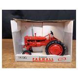 1/16 Farmall Super AV Special Edition NIB Ertl