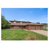 27 Maple Ridge - 2,668 SQFT HOME