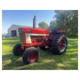 International Harvester Farmall 1466 - Nice original!