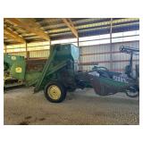 John Deere 42 Pull-Type Combine