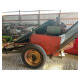 New Idea 2-Wide Row Corn Picker