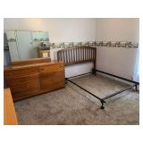 Wooden Bedroom Set with Dresser, Mirror, Headboard, and Metal Frame
