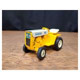 1/16 Cub Cadet 122 L&G Ertl
