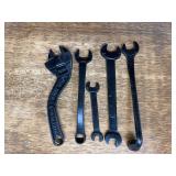 (5) Ford + Fordson Wrenches