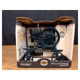 1/6 McCormick-Deering M Engine NIB Ertl