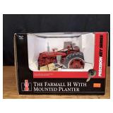 1/16 Farmall H w/Planter Precision Key NIB Ertl