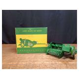 1/16 John Deere Baler NIB Eska