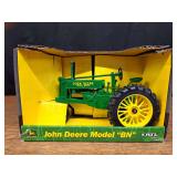 1/16 John Deere BN NIB Ertl