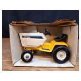 1/16 Cub Cadet L&G Tractor Limited Edition NIB Ertl
