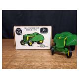 1/16 John Deere 620 Orchard 1992 Two Cylinder NIB Ertl