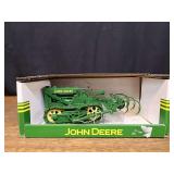 1/16 John Deere Lindeman Crawler w/Cultivator NIB SC
