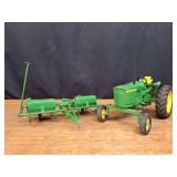 (2) 1/16 John Deere 3020 + Planter Ertl