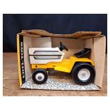 1/16 Cub Cadet L&G Tractor NIB Ertl