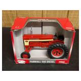 1/16 Farmall 560 NIB Ertl