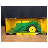 1/16 John Deere 60 w/227 Picker NIB Ertl