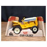 1/16 Cub Cadet 125 NIB Ertl